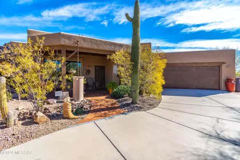 5501 W Lone Star Dr, Tucson, AZ 85713