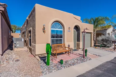 1230 W Calle De Sotelo, Sahuarita, AZ 85629