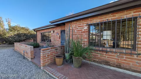 2314 E Lind Rd, Tucson, AZ 85719
