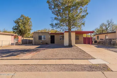 4901 W Santa Maria Dr, Amado, AZ 85645