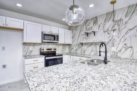 3649 S San Rafael Pl, Tucson, AZ 85713