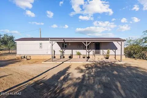 6955 N Taylor Ln, Tucson, AZ 85743