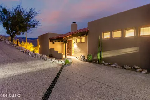 4520 N Quartz Hill Dr, Tucson, AZ 85750
