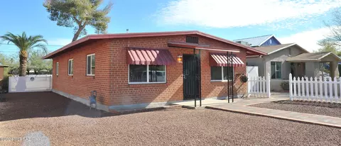 2124 N Fair Oaks Ave, Tucson, AZ 85712