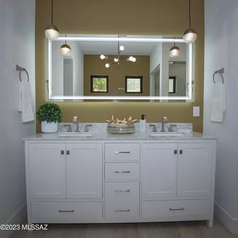 Bath - 2302 E 5th St, Tucson, AZ 85719 photo 4 of 6