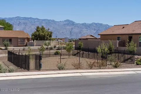 8873 E Stone Meadow Cir, Tucson, AZ 85730 photo 5