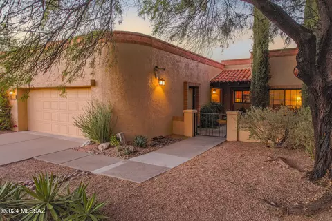 8511 N Breezewood Pl, Tucson, AZ 85704