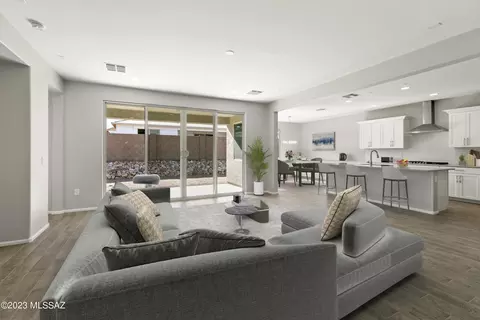 9734 E Holbert Trl, Tucson, AZ 85747