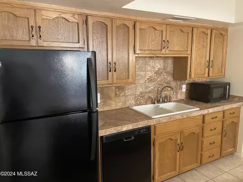 1200 E River Rd #C-31, Tucson, AZ 85718 photo 2