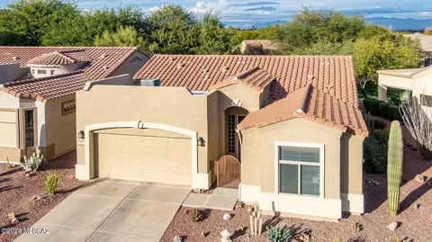 586 W Moorwood St, Green Valley, AZ 85614
