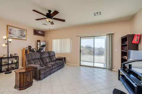 620 E Blue Rock Way, Vail, AZ 85641 photo 8