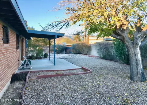 8875 E Mcclellan St, Tucson, AZ 85710 photo 2