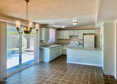 8875 E Mcclellan St, Tucson, AZ 85710 photo 5