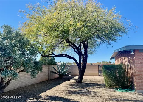 8875 E Mcclellan St, Tucson, AZ 85710 photo 22