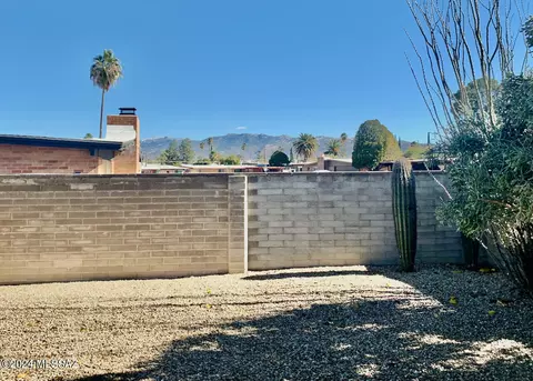 8875 E Mcclellan St, Tucson, AZ 85710 photo 3