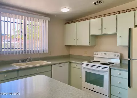 8875 E Mcclellan St, Tucson, AZ 85710 photo 11