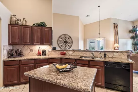 60901 E Rock Ledge Loop, Saddlebrooke, AZ 85739 photo 15
