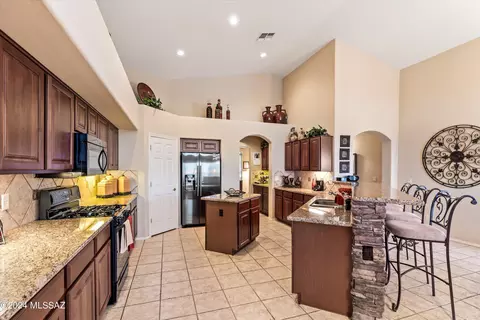 60901 E Rock Ledge Loop, Saddlebrooke, AZ 85739 photo 14
