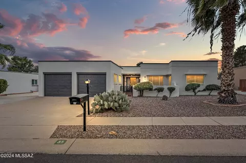 35 W Calle Melendrez, Green Valley, AZ 85614