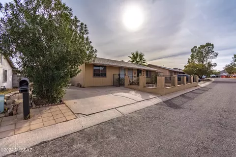 2551 W Vereda De Gente, Tucson, AZ 85746