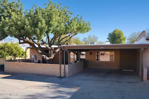 2430 N Shade Tree Cir, Tucson, AZ 85715