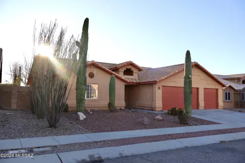 9628 E Paseo Del Tornasol, Tucson, AZ 85747 photo 2