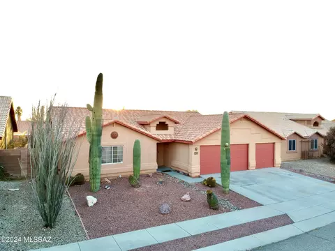9628 E Paseo Del Tornasol, Tucson, AZ 85747