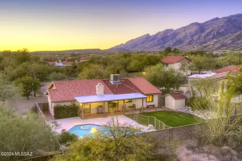 5750 N Avenida Silencioso, Tucson, AZ 85750