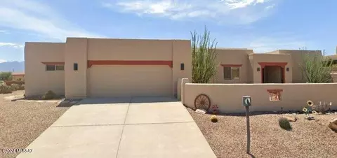 995 W Placita Novilunio, Green Valley, AZ 85614
