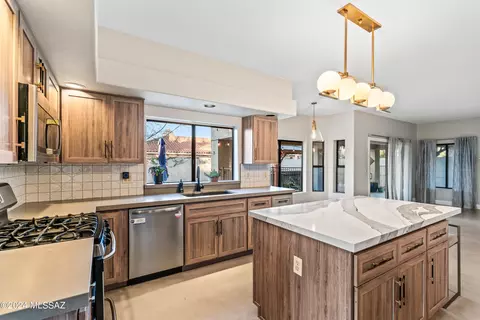 7305 E Shoreward Loop, Tucson, AZ 85715 photo 9