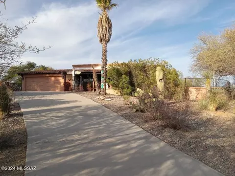 351 W Calle Lecho, Green Valley, AZ 85622