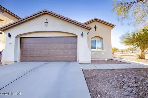 7057 S Beavertail Ln, Tucson, AZ 85756