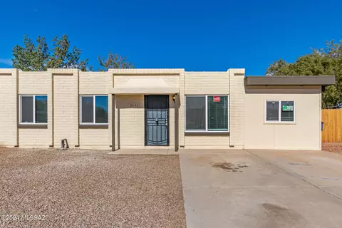 6633 E Barrow St, Tucson, AZ 85730