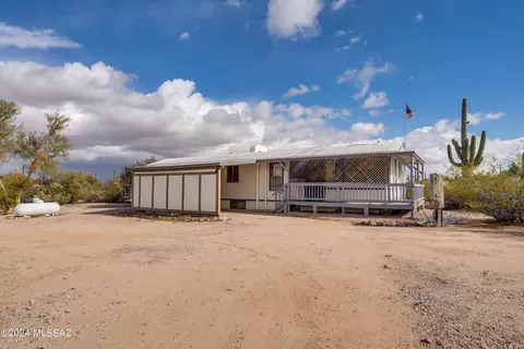 6420 N Hot Desert Trl, Tucson, AZ 85743