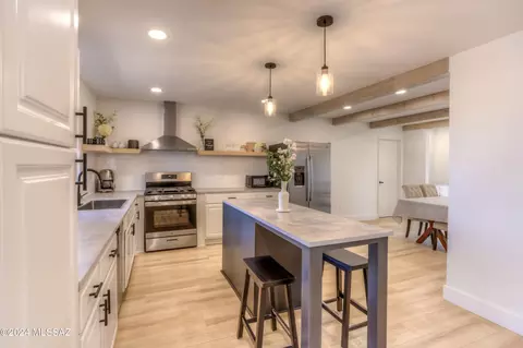 6266 N Parsley Rd, Tucson, AZ 85741