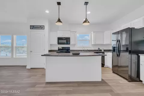 6358 N Van Ark Rd, Tucson, AZ 85743