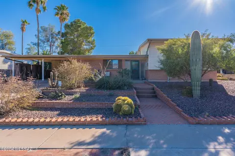 8116 E Colette Pl, Tucson, AZ 85710