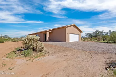 5753 N Avra Rd, Tucson, AZ 85743