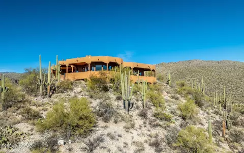 13690 E Lookout Ln, Tucson, AZ 85749