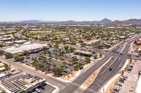 1702 E Pace Ct, Tucson, AZ 85719 photo 2