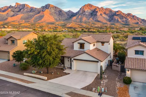 318 E Shore Cliff Pl, Tucson, AZ 85737