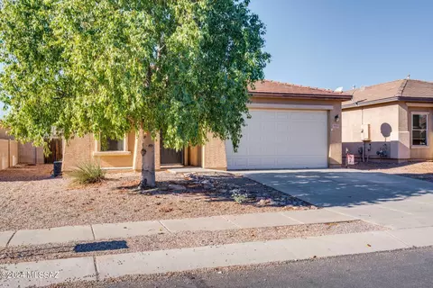 9381 N Grasshopper Dr, Tucson, AZ 85742