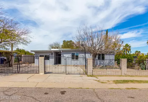 1735 E Warren Pl, Tucson, AZ 85714