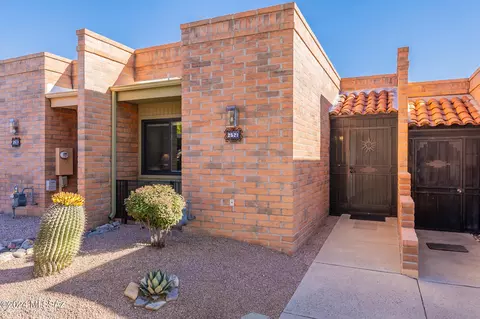 2521 S Calle Del Dante, Green Valley, AZ 85622