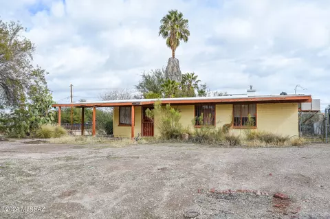 810 N Silverbell Rd, Tucson, AZ 85745