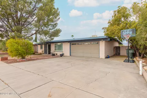 7641 E Dogwood St, Tucson, AZ 85730