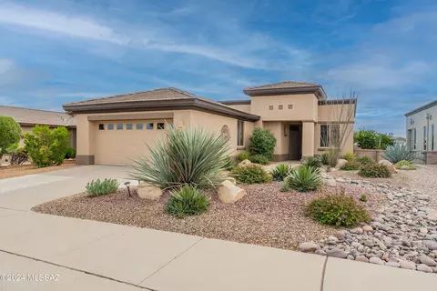 4661 S Pinnacle Peak Dr, Green Valley, AZ 85622
