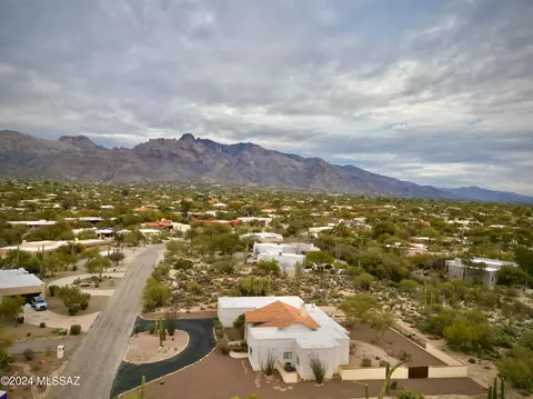 1090 E Calle De La Cabra, Tucson, AZ 85718