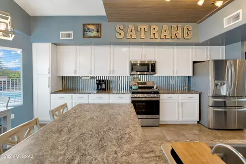 9333 E Amethyst Quartz Dr, Tucson, AZ 85747 photo 5