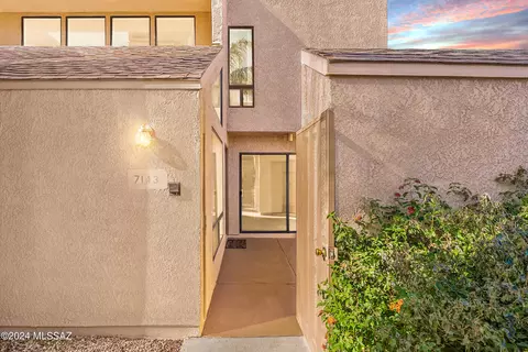 5675 N Camino Esplendora #7143, Tucson, AZ 85718